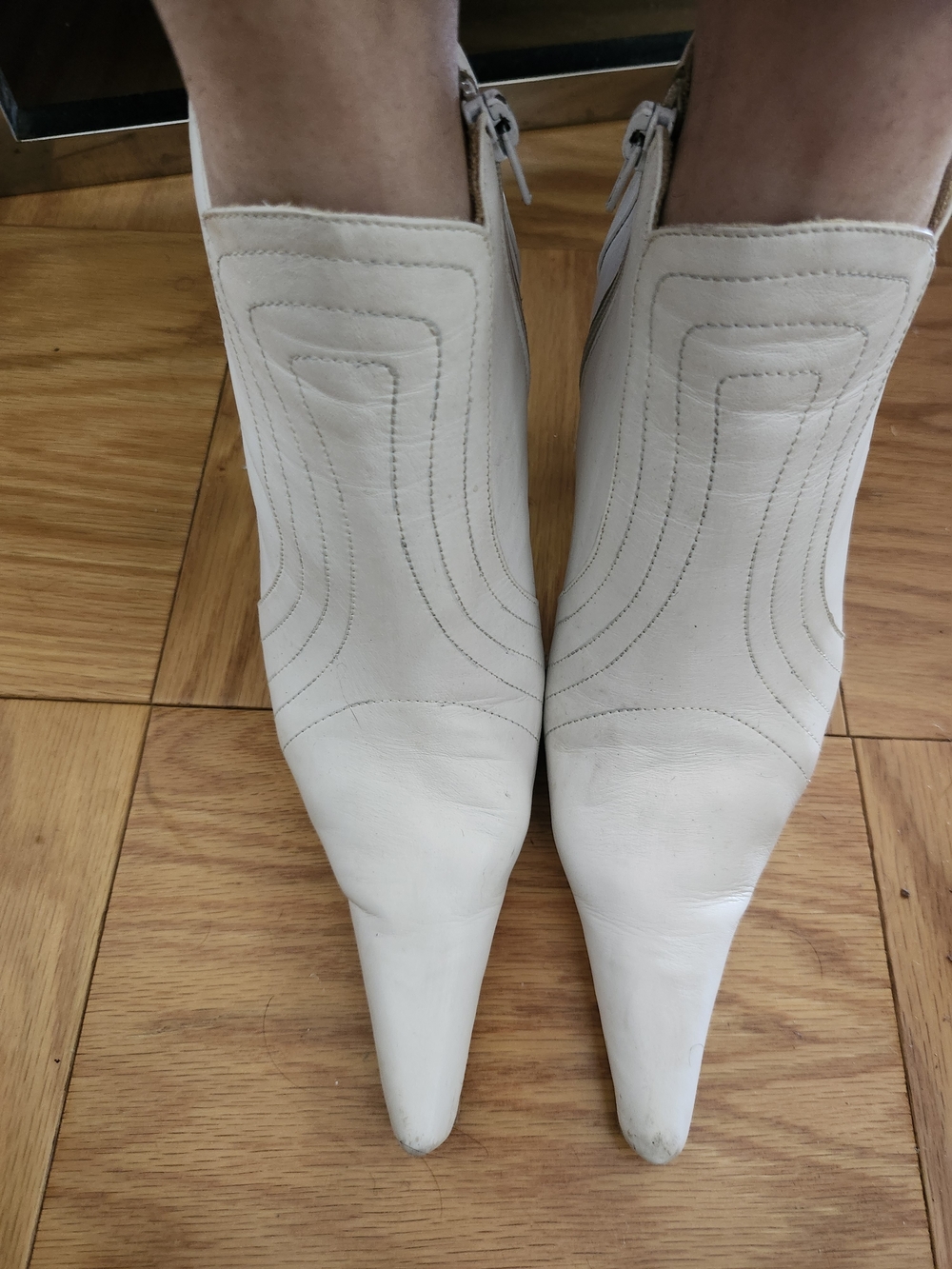 Women's Cream Pointed-Toe Ankle Boots with Stitch Detail. VINTAGE/ WHITE LEATHER